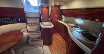 Luxury-yachts-specialist-Fairline-43-23