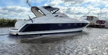 Luxury-Yachts-Specialist-Fairline-43-03