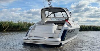 Luxury-Yachts-Specialist-Fairline-43-06