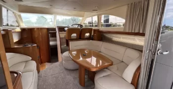 Luxury-Yachts-Specialist 14 25 25