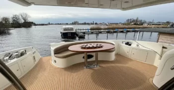 Luxury-Yachts-Specialist-Azimut-68-29