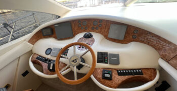 luxury-yachts-specialist-Azimut-68-plus-2001-0755