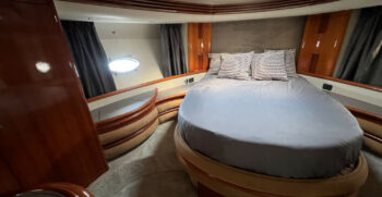 luxury-yachts-specialist-Azimut-68-plus-2001-0792