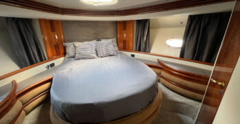 luxury-yachts-specialist-Azimut-68-plus-2001-0793